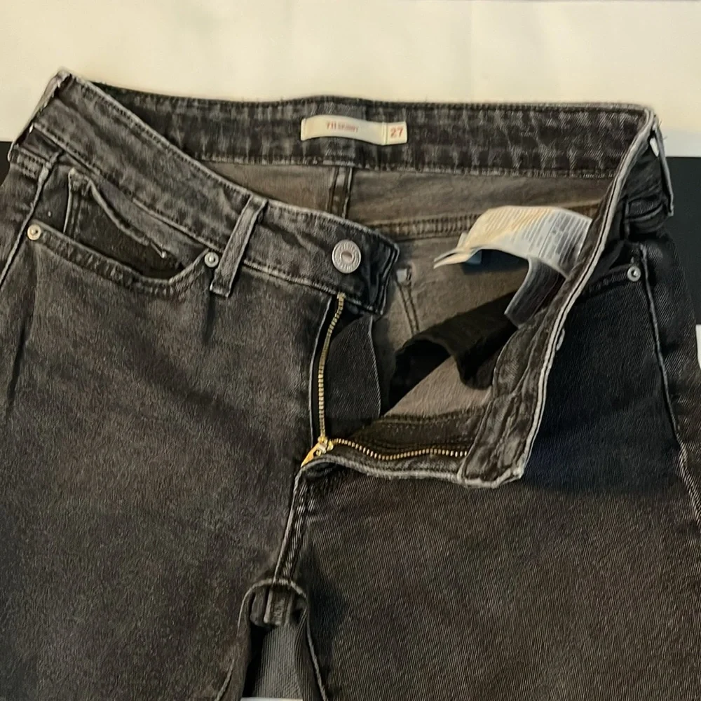 PREMIUM LEVIS 711 SKINNY LOWRISE MIDRISE